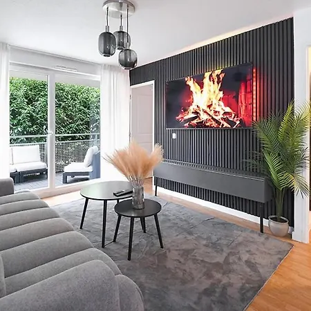 Bubble Relaxation And Modernity In Estrasburgo