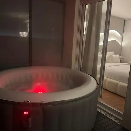 Bubble Relaxation And Modernity In Lejlighed