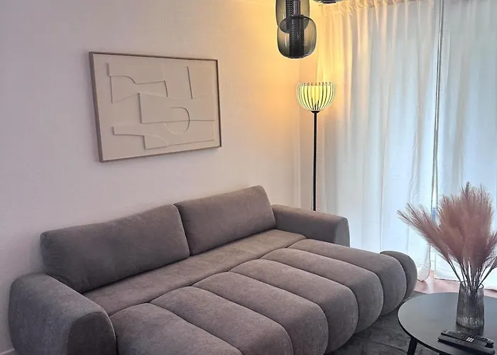 Bubble Relaxation And Modernity In Estrasburgo